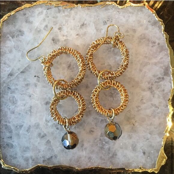 GORGEOUS GOLDEN Circle Necklace! - Picture 12 of 14